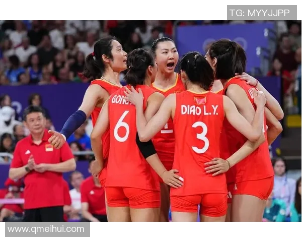 中国女排迎战赛尔维亚全力争胜展现巅峰实力与团队精神