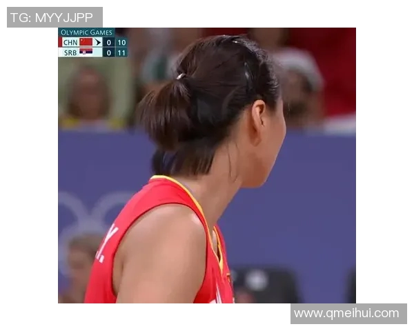 中国女排迎战赛尔维亚全力争胜展现巅峰实力与团队精神